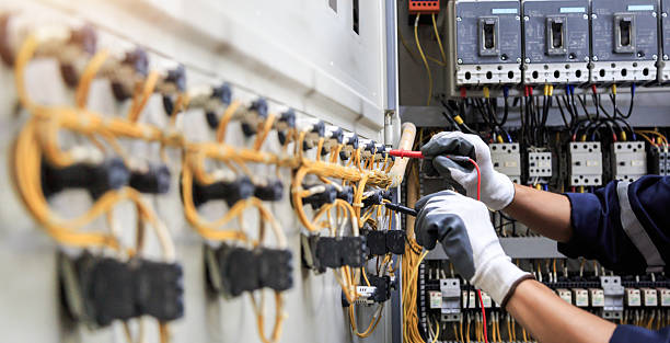 Professional Electrician technician working in Jonesboro, IN